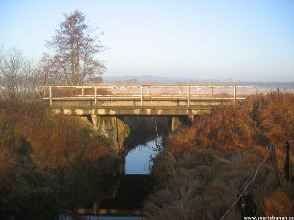 Bron mellan Ingvaldstorp och Mullhyttemo den 11 november 2005. - klicka för att stänga rutan