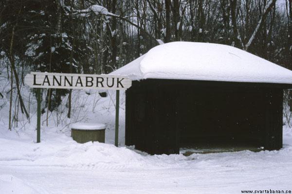 Lannabruk hållplatskur den 16 februari 1985. - klicka för att stänga rutan