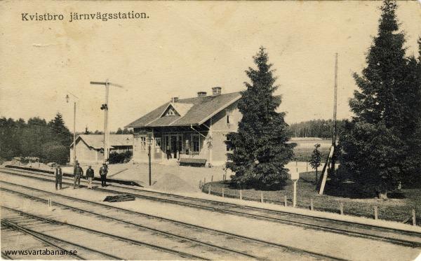 Kvistbro stationshus i början av 1900-talet. - klicka för att stänga rutan