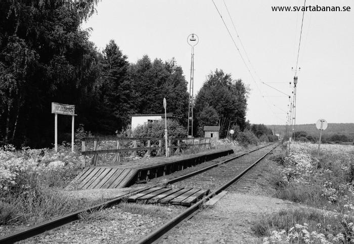 Ingvaldstorps hållplats den 19 juni 1985. - klicka för att stänga rutan