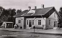 Fjugesta stationshus på 1950-talet. - klicka för att förstora