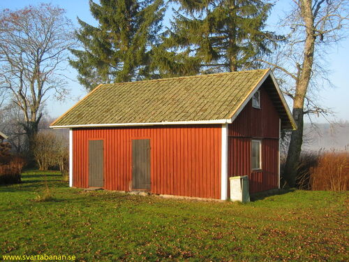 Norrhults banvaktstugas uthus den 11 november 2005. - klicka för att förstora