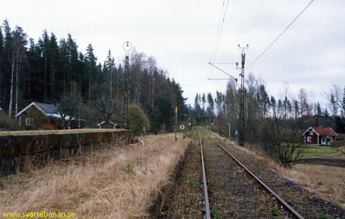 Bangården i Dormen den 11 april 1990.  - klicka för att förstora