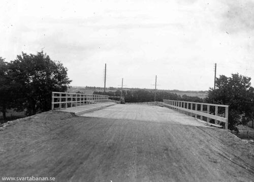 Landsvägsbron vid Västra Via sedd från körbanan. - klicka för att förstora