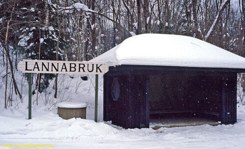 Lannabruk hållplatskur den 16 februari 1985. - klicka för att förstora Lannabruk hållplatskur den 16 februari 1985. - klicka för att förstora