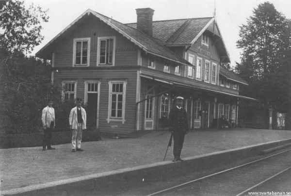 Svartå stationshus i början av 1900-talet. - klicka för att stänga rutan