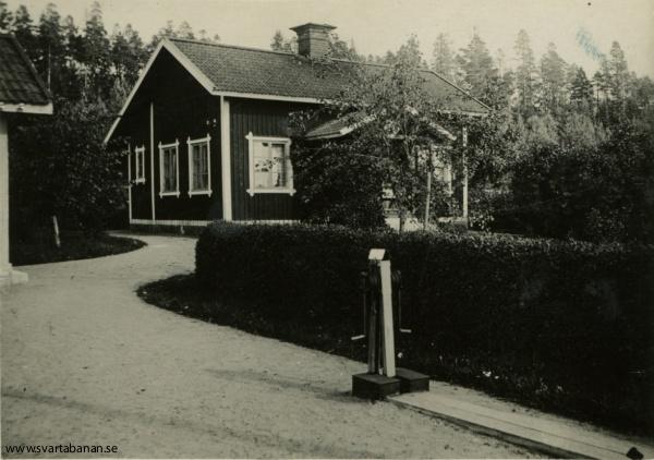 Dormen banvaktstuga omkring 1920-1925. - klicka för att stänga rutan