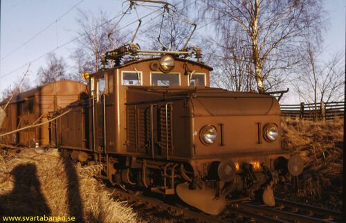 Elloket Hg 774 växlar i Latorpsbruk den 25 januari 1974. - klicka för att förstora Elloket Hg 774 växlar i Latorpsbruk den 25 januari 1974. - klicka för att förstora