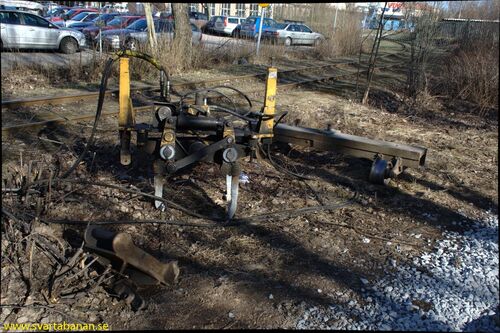 Redskap för att byta slipers vid växeln in mot Nerikes Allehanda den 7 mars 2008. - klicka för att förstora