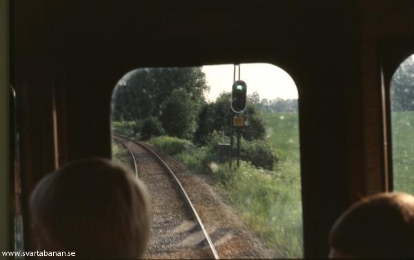 Tåg 3059 vid infartssignal Latorpsbruk 3/1 den 24 juni 1985. - klicka för att stänga rutan
