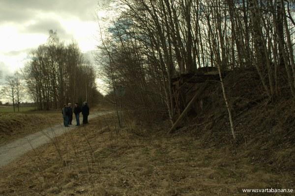 Rester av kalkutlastningen i Latorpsbruk den 5 april 2008. - klicka för att stänga rutan