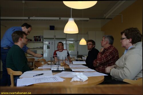 Årsmötesförhandlingar i Latorps skola den 5 april 2008. - klicka för att förstora