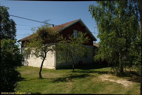 Gräveby stationshus den 3 juni 2008. - klicka för att förstora