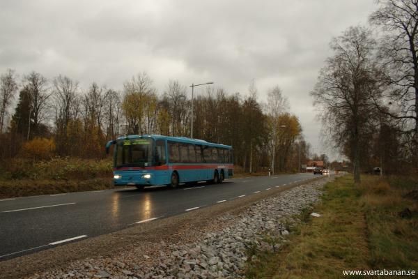 Länstrafikens busslinje 522 strax väster om Vintrosa den 20 oktober 2008. - klicka för att stänga rutan
