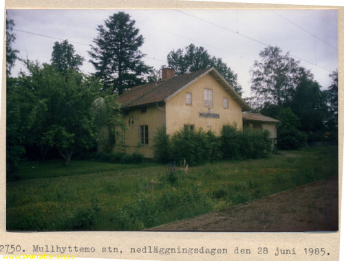Mullhyttemo stationshus den 28 juni 1985 - klicka för att förstora