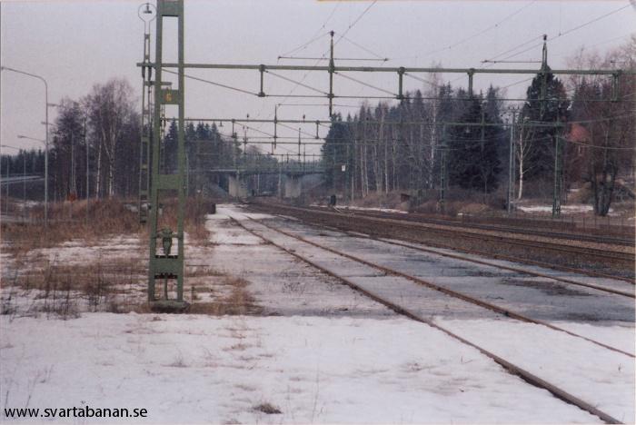 Bangården i Svartå sedd mot Degerfors våren 1984. - klicka för att stänga rutan