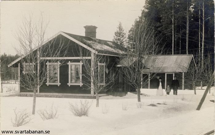 Bälsåsby banvaktstuga i början av 1900-talet. - klicka för att stänga rutan