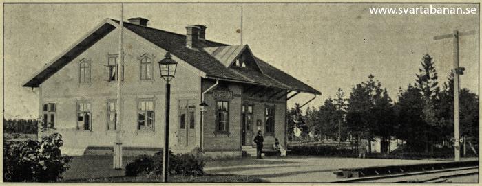 Kvistbro stationshus omkring 1902. - klicka för att stänga rutan