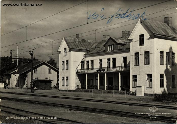 Fjugesta stationshus och hotell omkring 1962. - klicka för att stänga rutan