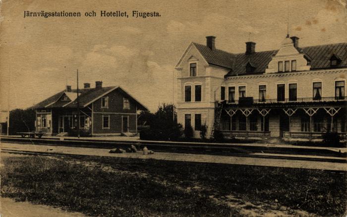 Fjugesta stationshus och hotell före 1937. - klicka för att stänga rutan