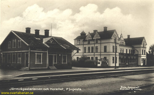 Fjugesta stationshus och hotell omkring 1934. - klicka för att förstora