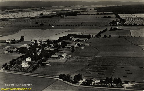 Flygfoto över Gräveby från söder efter 1937. - klicka för att förstora