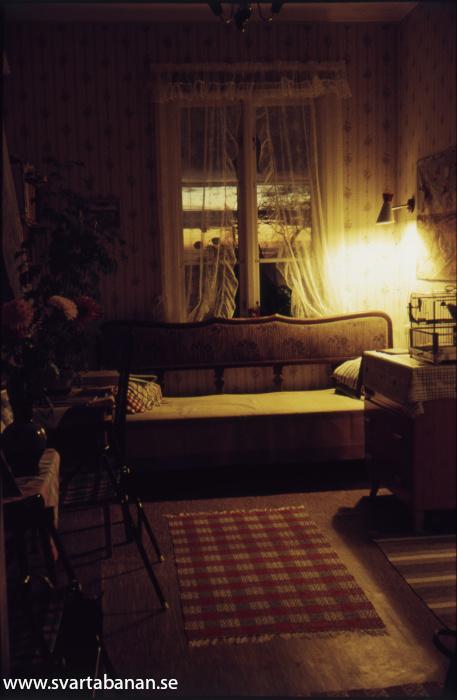 Kammaren i Hidinge banvaktstuga omkring 1966. - klicka för att stänga rutan