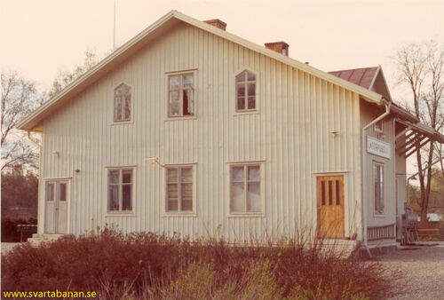Latorpsbruks stationshus i maj 1969. - klicka för att förstora